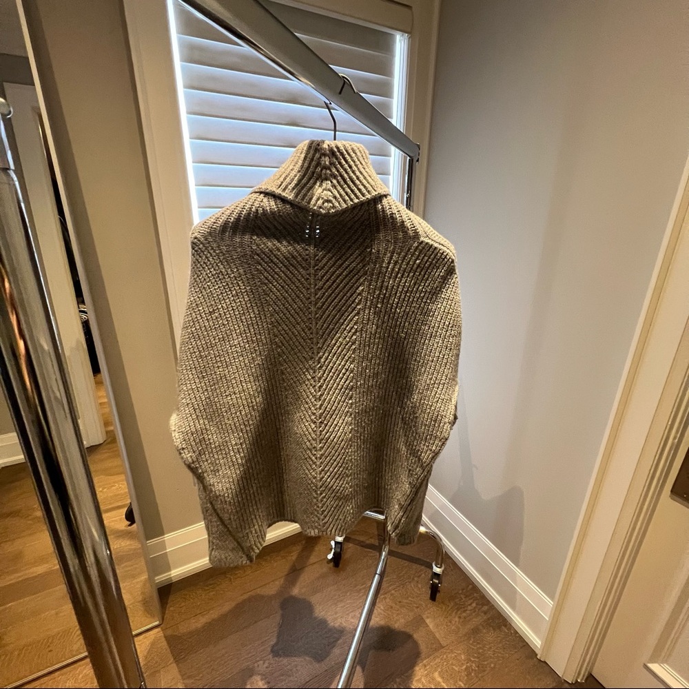 Women's Gray Sweater